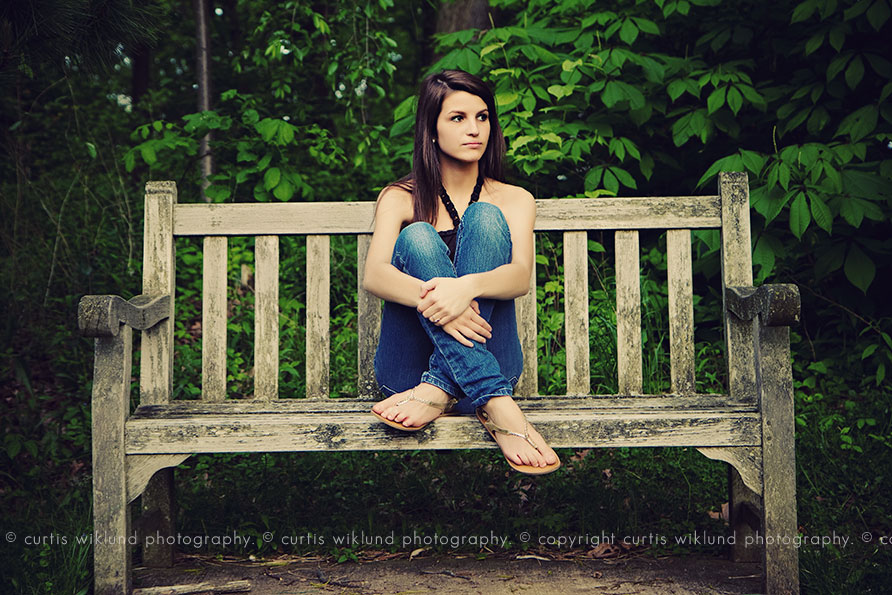 best senior picture poses mi