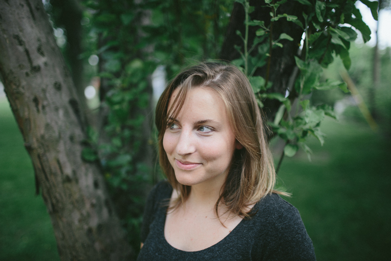 Pose Ideas for Creative Senior Pictures