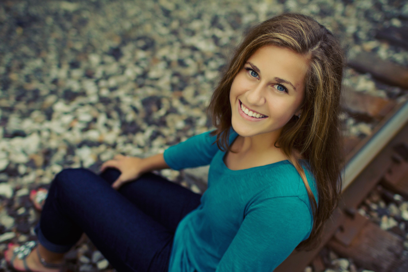 railroad senior pictures in michigan