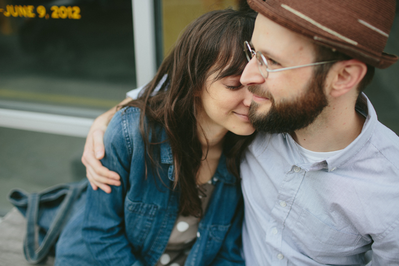 Pose Ideas for an Artsy Engagement Photo Shoot