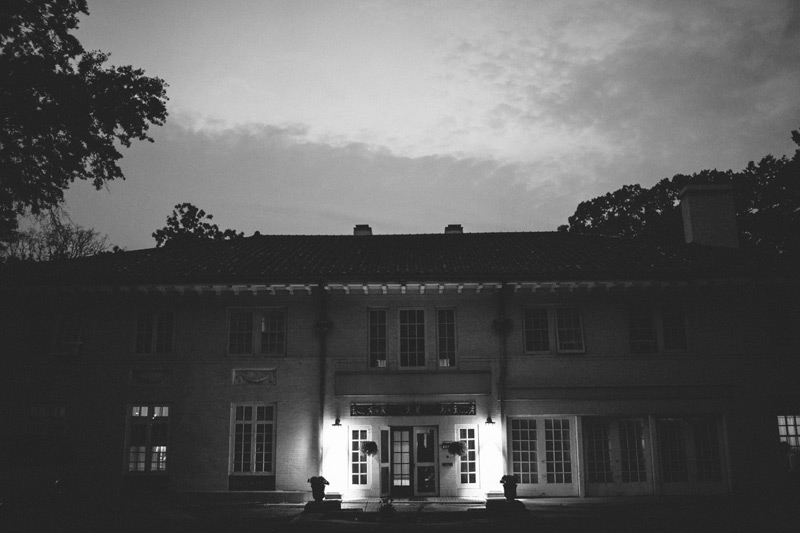 Beautiful Michigan Wedding Photos by Michigan Wedding Photographers